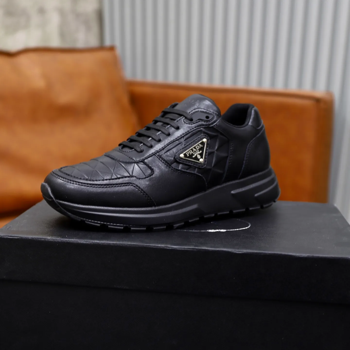 Ex-factory price: 540💰🙅‍♂️🙅‍♂️🙅‍♂️ Brand: PRADA Standard code: 38-44 (45 customized) Grade: Same as the official website Material: Original material splicing Comfortable and breathable lining Lightweight and wear-resistant sports outsole Style category: Men's fashionable casual shoes Running sneakers Distinguished luxury brand elements Top luxury Color: actual picture color